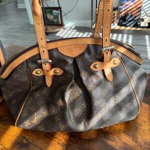 Large bag not real still great bag